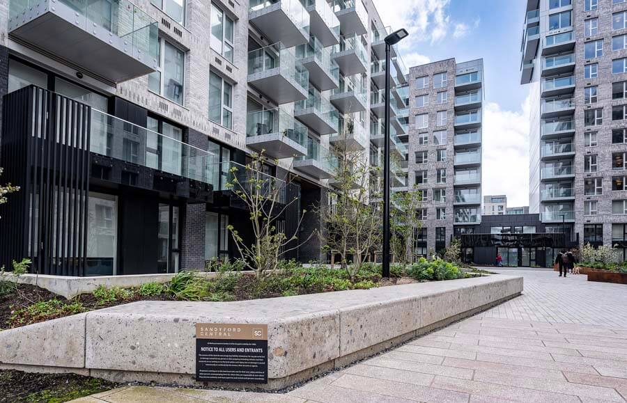 Sandyford Central, Dublin benches